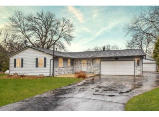 W736 Riverview Ct Fall River, WI 53932