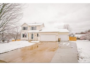 15 Stone Corner Cir Madison, WI 53704