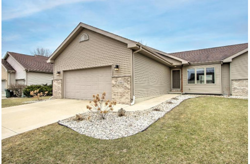 1386 Circle Dr, Sun Prairie, WI 53590