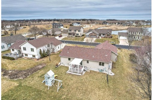 1386 Circle Dr, Sun Prairie, WI 53590