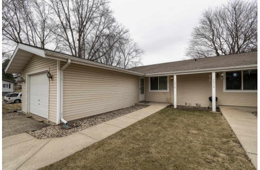 1512-1516 Jackson St, Stoughton, WI 53589