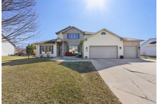 833 Duncannon Way, Sun Prairie, WI 53590