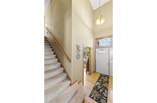 833 Duncannon Way, Sun Prairie, WI 53590