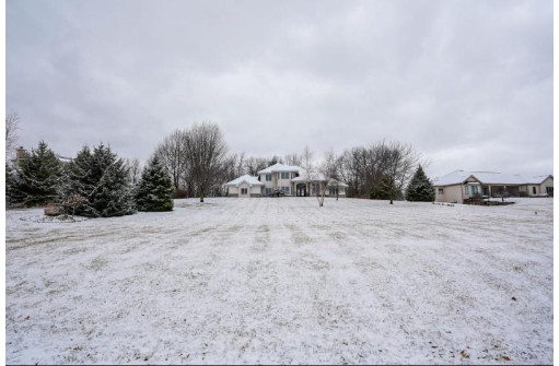 7484 Summit Ridge Rd, Middleton, WI 53562