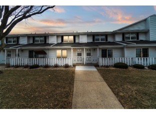 2118 Holiday Dr Janesville, WI 53545