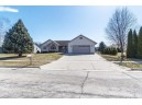 823 Oakwood Ln, Watertown, WI 53094