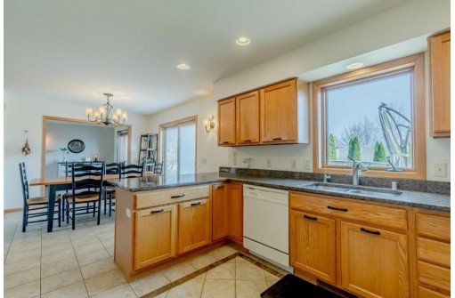 6 Seven Pines Ct, Madison, WI 53718