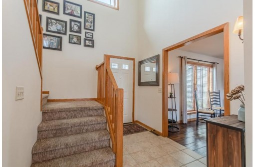 6 Seven Pines Ct, Madison, WI 53718
