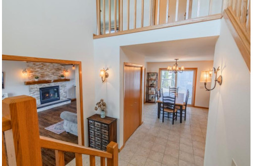 6 Seven Pines Ct, Madison, WI 53718