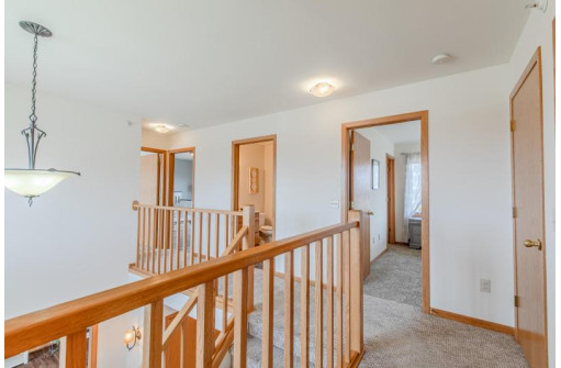 6 Seven Pines Ct, Madison, WI 53718