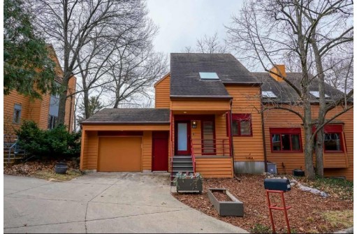 213 Glen Hollow Rd, Madison, WI 53705