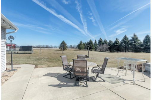 N4132 Erdman Rd, Rio, WI 53960-9745