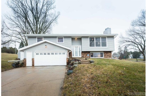 3901 Larkspur Ct, Middleton, WI 53562