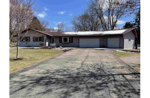 5100 Vienna Dr, Waunakee, WI 53597