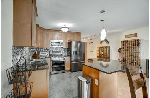 6907 Tottenham Rd, Madison, WI 53711