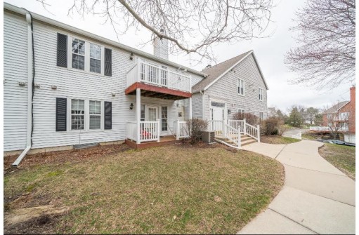 9 Captains Ct 5, Madison, WI 53719