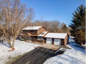 8118 Burr Oak Tr