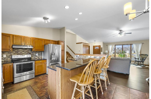 6101 Roseberg Rd, Madison, WI 53719