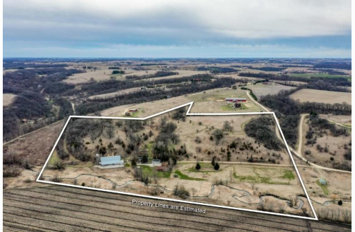 N8586 Hay Hollow Rd, Blanchardville, WI 53516