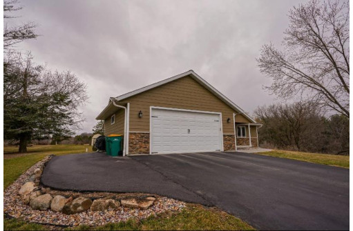 S5467 Gasper Dr, Baraboo, WI 53913