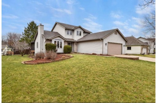 908 Katherine Dr, Sun Prairie, WI 53590