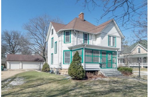 308 N 1st St, Edgerton, WI 53534