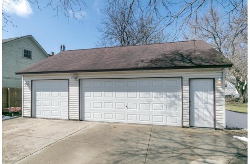 308 N 1st St, Edgerton, WI 53534