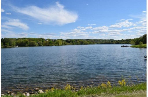 L430 Summit Point Dr, La Valle, WI 53941