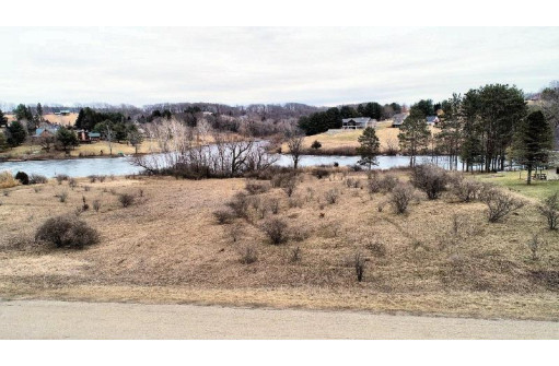 L430 Summit Point Dr, La Valle, WI 53941