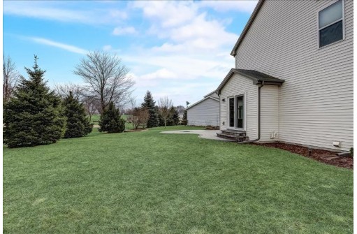 428 Wakeman Cir, Lake Mills, WI 53551