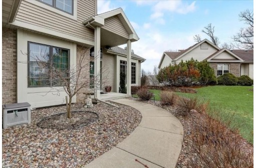 9 Ashwood Ct, Madison, WI 53719