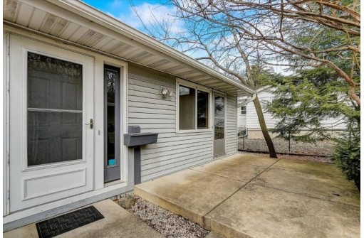 5622 Hempstead Rd, Madison, WI 53711