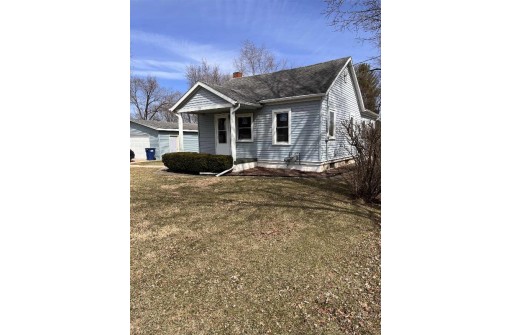 1905 S Porter Ave, Beloit, WI 53511