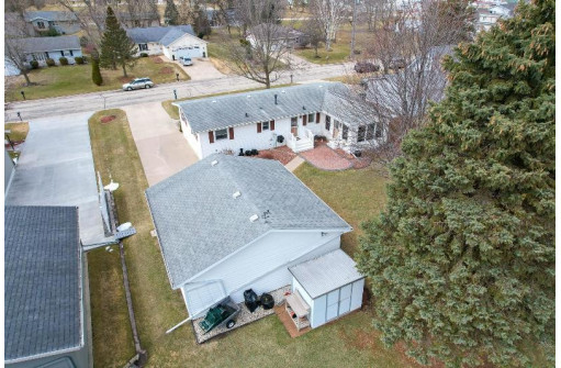 629 Harvey St, Ripon, WI 54971-9557