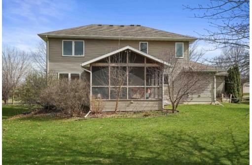 616 Valley View Dr, Stoughton, WI 53589