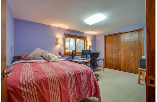 13 Star Fire Ct, Madison, WI 53719