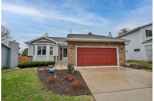 13 Star Fire Ct, Madison, WI 53719