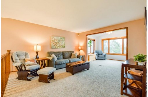 13 Star Fire Ct, Madison, WI 53719