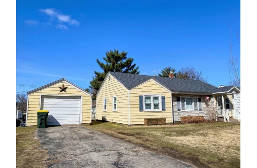 1007 S 5th St, Prairie Du Chien, WI 53821