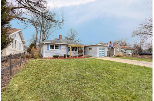 53 Bradford Ln, Madison, WI 53714