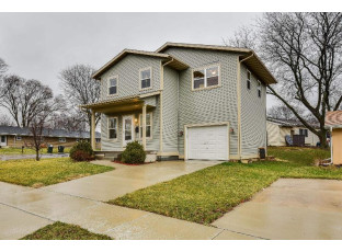 923 N Pine St Sun Prairie, WI 53590