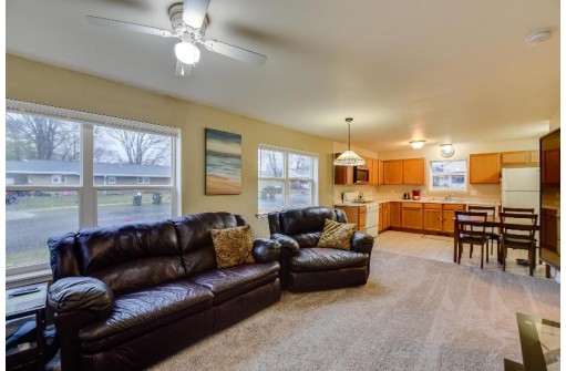 923 N Pine St, Sun Prairie, WI 53590