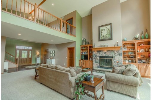 7734 Welcome Dr, Verona, WI 53593