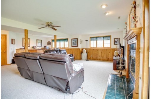 6917 Donnybill Rd, DeForest, WI 53532