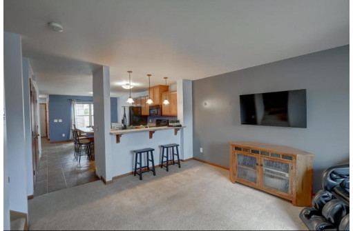 556 Apollo Way, Madison, WI 53718