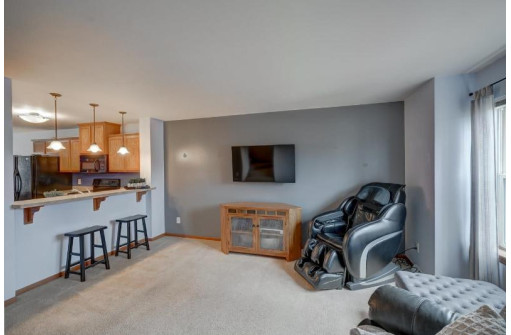 556 Apollo Way, Madison, WI 53718