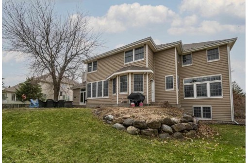 5802 Windsona Cir, Fitchburg, WI 53711