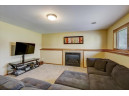 2000 Hilldale Ln, Stoughton, WI 53589