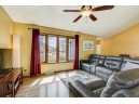 2000 Hilldale Ln, Stoughton, WI 53589