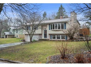 6810 Winstone Dr Madison, WI 53711